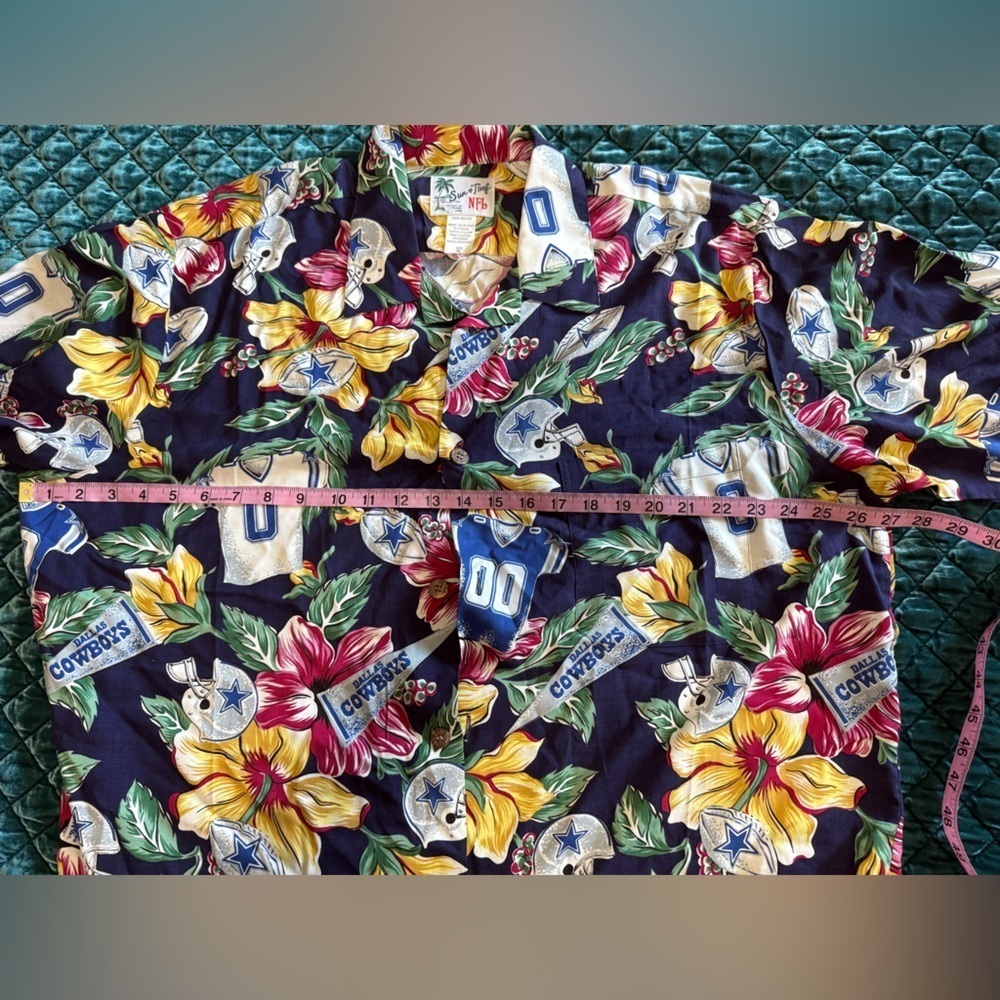 Reyn Spooner Dallas Cowboys Hawaiian Hibiscus Shirt - Picture 2 of 6